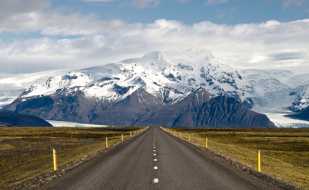 蓝天白云映雪山公路，高清PNG透明背景风景图，摄影素材免费下载