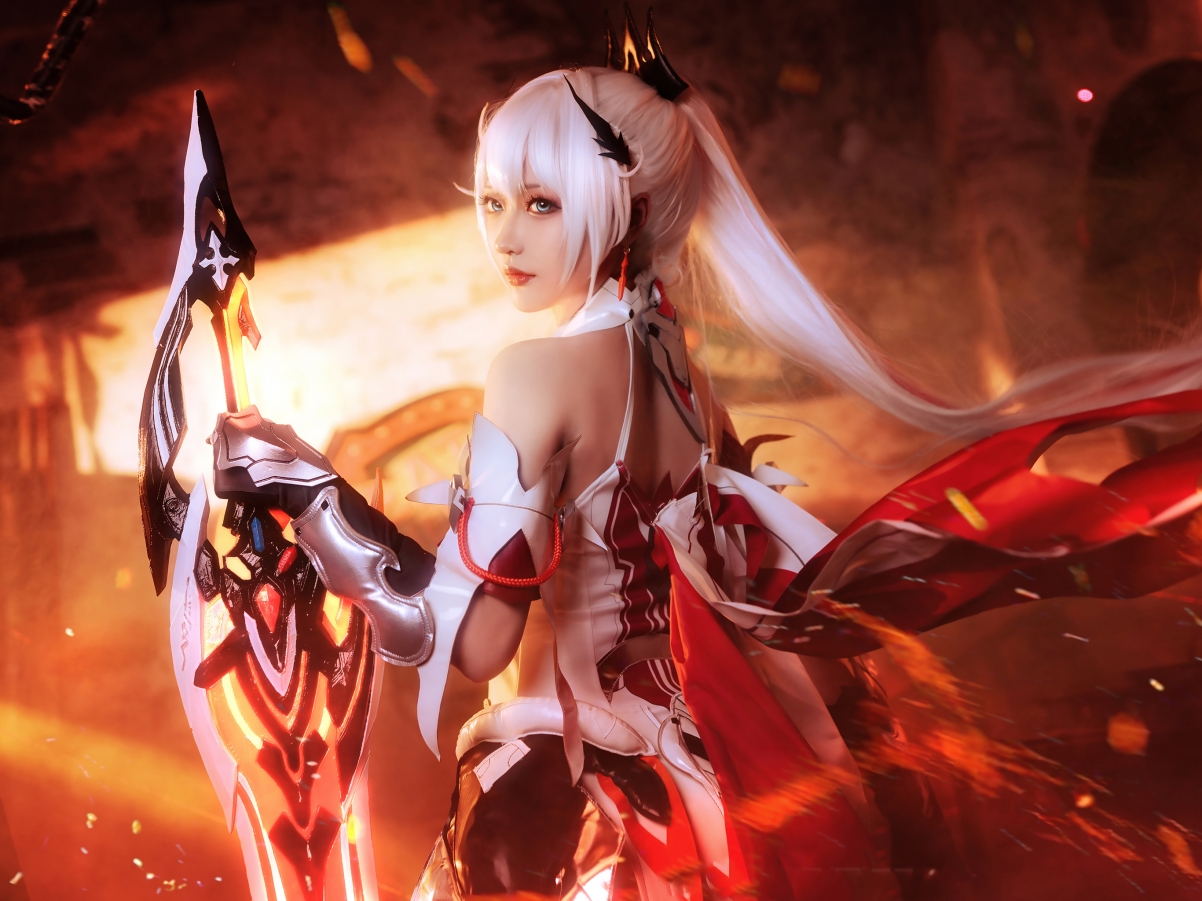 崩坏3美女Cosplay高清平板壁纸，2732x2048超清画质，一键下载！