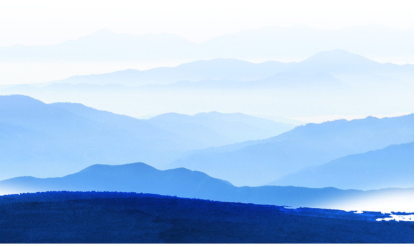 教师节祝福，云层蓝色山峰PNG透明背景图片，高清风景设计素材免费下载