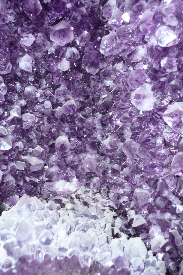3D紫水晶岩石高清PNG透明底纹，设计素材免费下载
