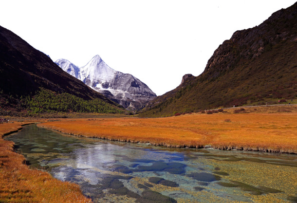 洛绒牛场高清PNG透明背景，精美风景摄影图片，设计素材免费下载