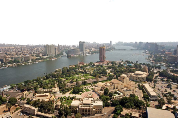 高清PNG透明背景，俯瞰江边城市美景，摄影风景图片素材下载