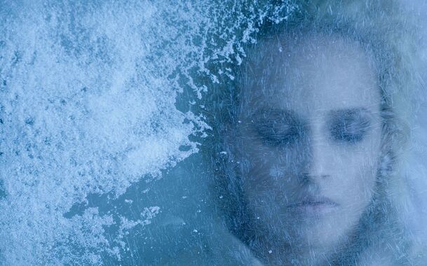雪中美梦，未醒佳人高清PNG透明背景，抽象梦幻图片素材下载
