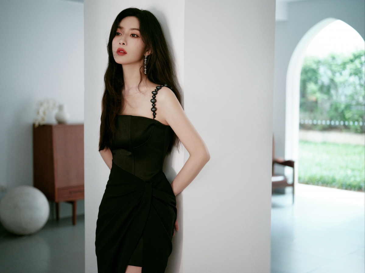 孟子义黑色礼服倩影，高清5K美女壁纸，惊艳4K图片，超清5792x4344分辨率，一键下载