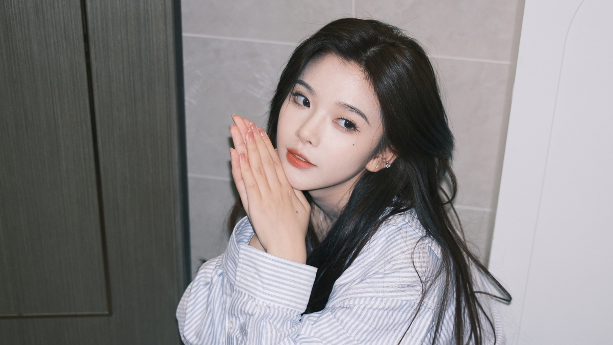 彭十六4K超清壁纸，可爱美女高清桌面图片，3840x2160免费下载