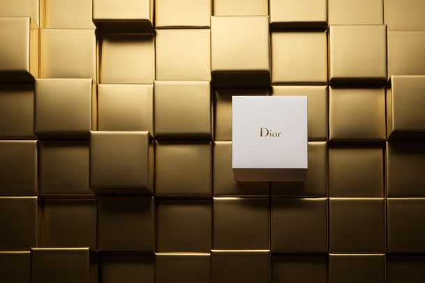 Dior金色块海报PNG透明背景，高清图片设计素材下载