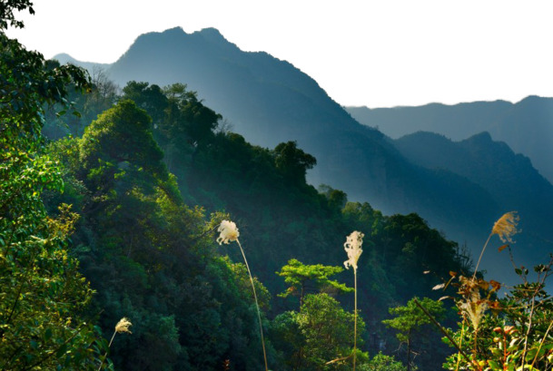 广西桂林天门山绝美风光，高清PNG透明背景摄影素材，一键下载设计必备！