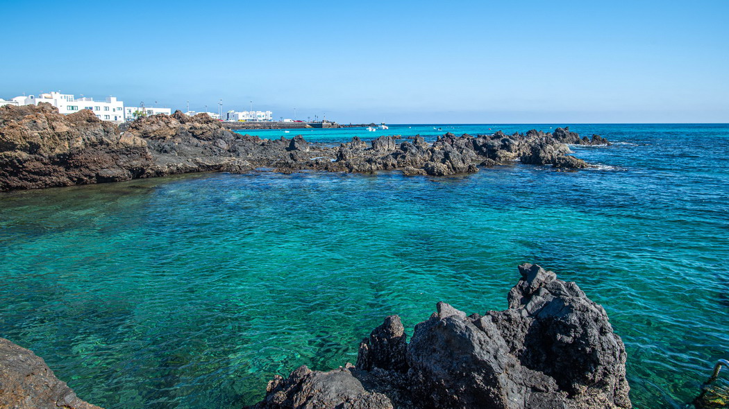 岩石珊瑚礁海景地平线绝美风光，4K高清壁纸3840x2160，免费下载