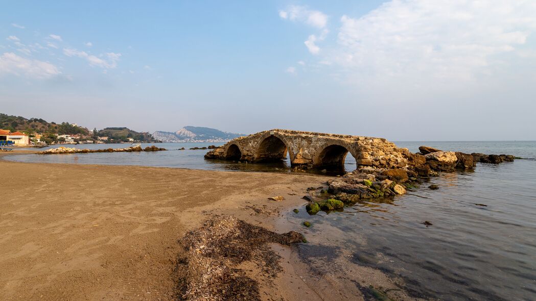高清4K壁纸，桥梁拱门废墟海岸海洋美景，3840x2160超清画质，一键下载！