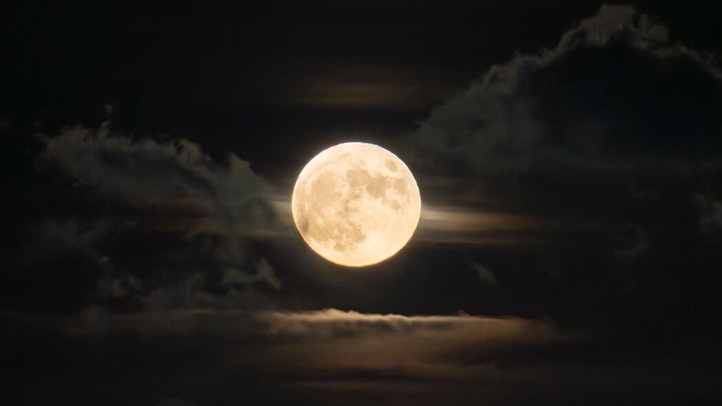 高清满月夜景，深色房子与灯光映月，4K超清壁纸3840x2160免费下载