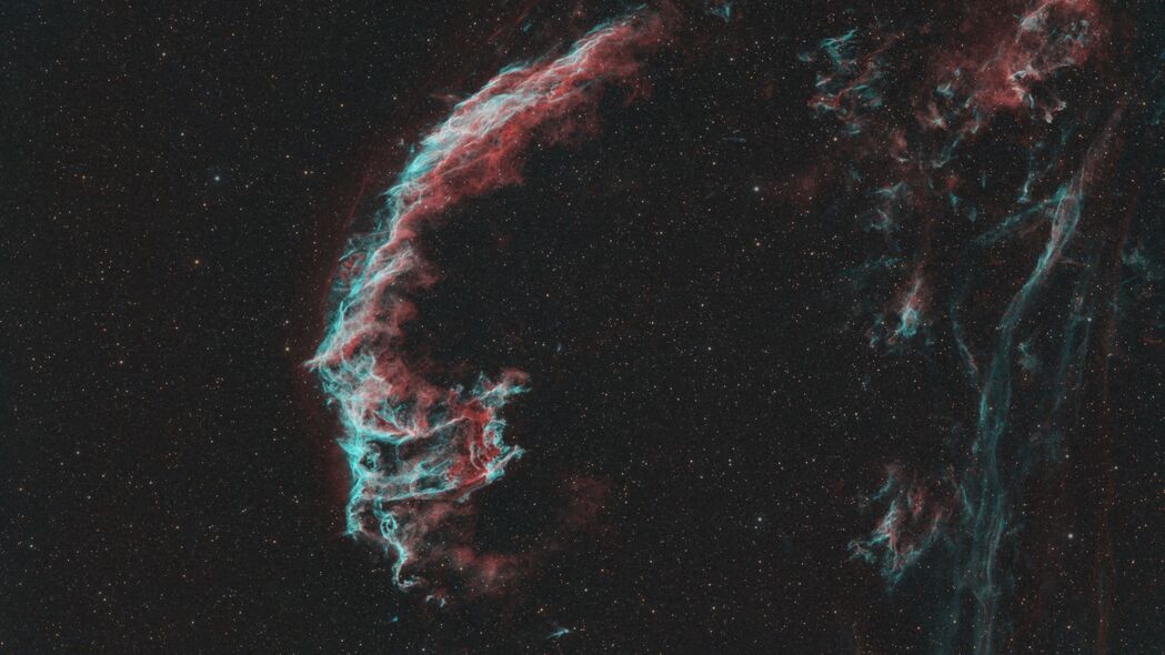 面纱星云奇幻之旅，高清4K太空恒星壁纸，3840x2160分辨率免费下载