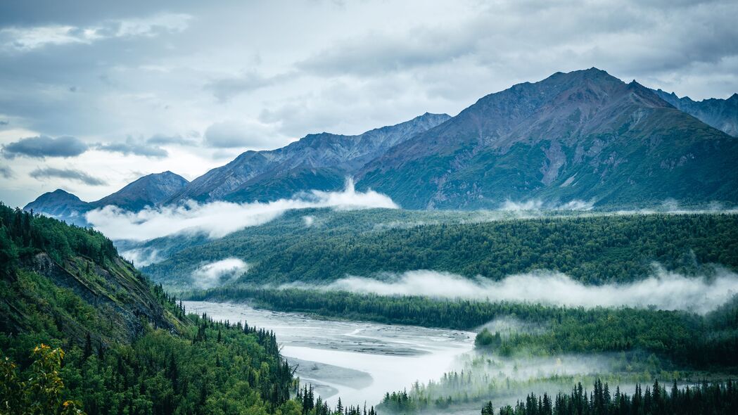 山河云树美景，4K高清风景壁纸，3840x2160分辨率免费下载