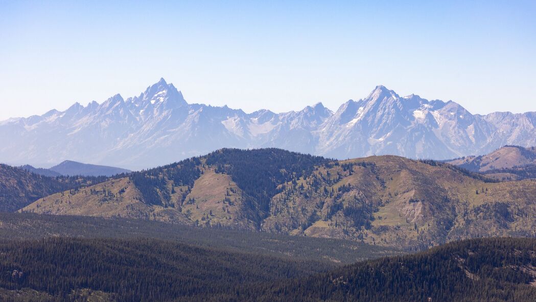 山脉斜坡自然景观，树木葱茏4K壁纸，高清3840x2160风景图片下载