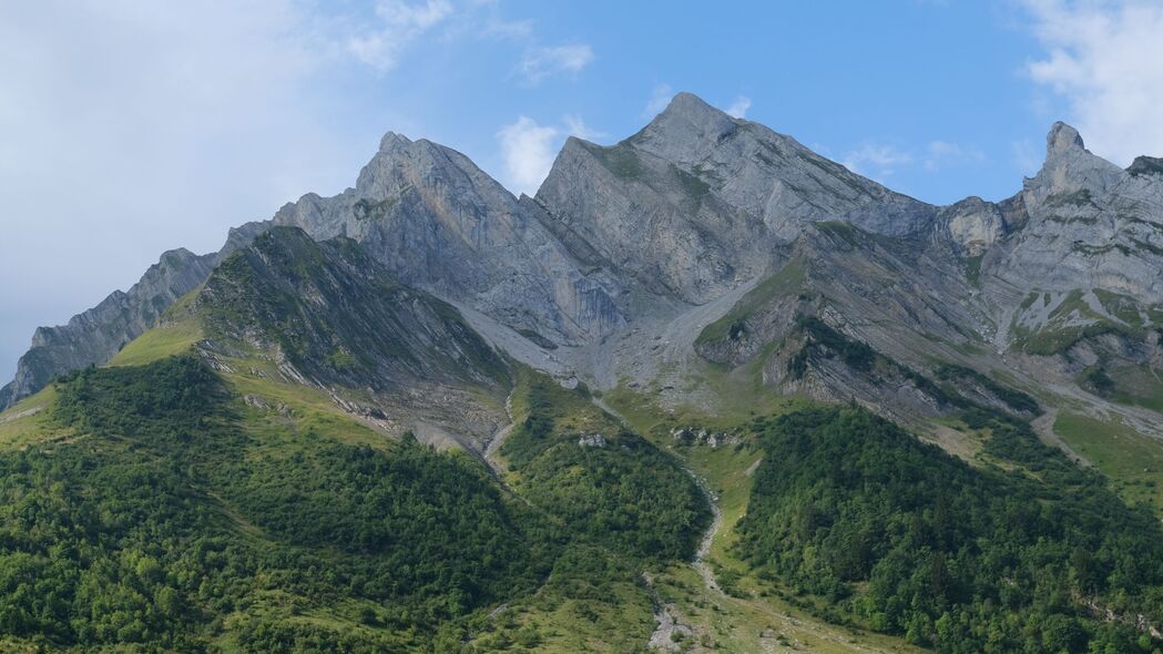 自然之美，山脉岩石天空树木4K高清壁纸，3840x2160分辨率免费下载
