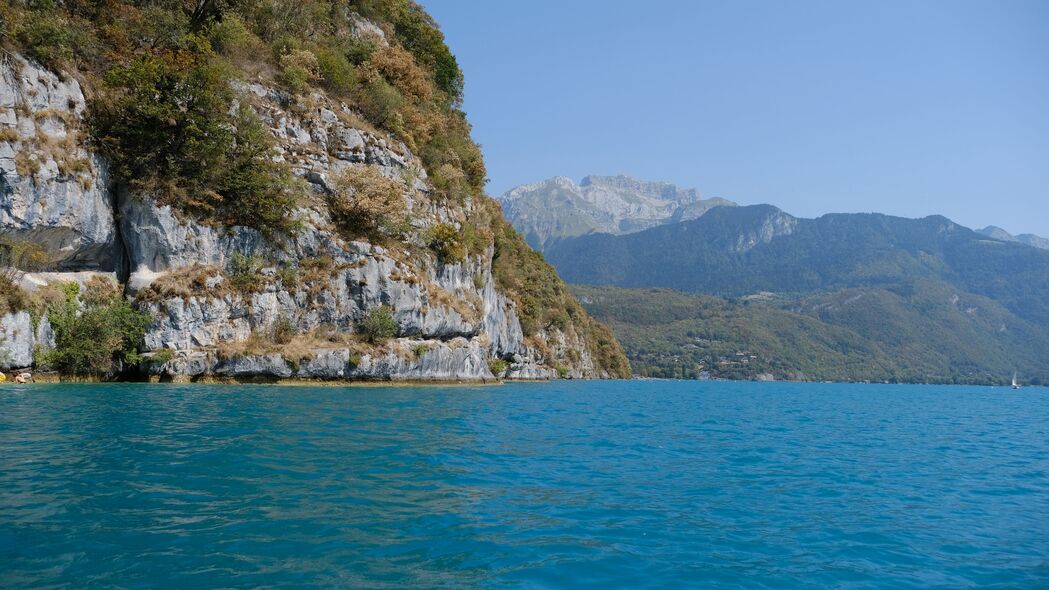 绝美海岩山脉风光，4K高清壁纸，3840x2160分辨率，一键下载