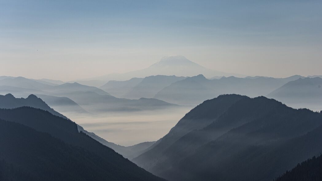 深邃山脉丘陵雾景，4K超清壁纸，3840x2160高清风景图片，免费下载