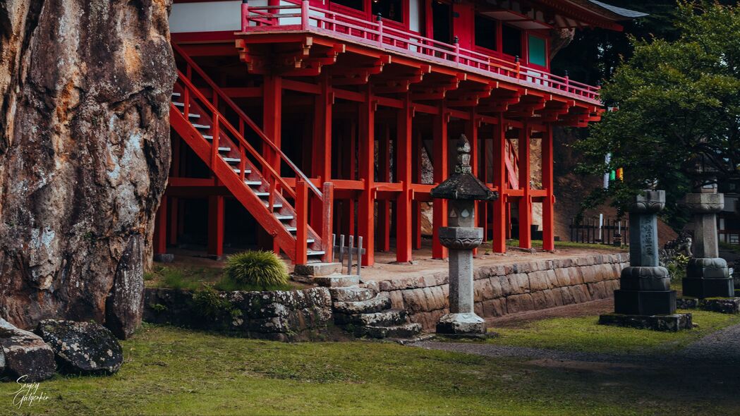 亚洲建筑之美，宝塔与楼梯的壮丽景观，4K高清壁纸下载（3840x2160）
