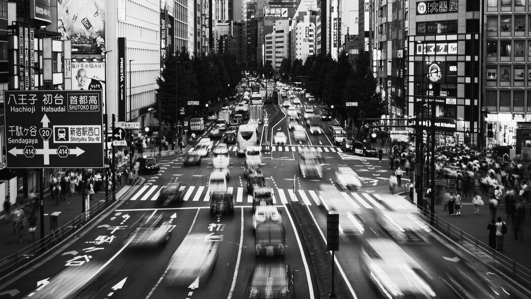 汽车长曝光，日本城市街道黑白风情，超清4K壁纸3840x2160下载