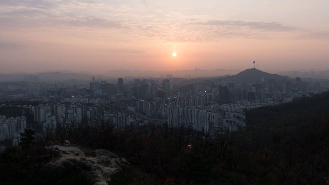 绝美日出，建筑映辉，城市天际线4K壁纸，3840x2160高清下载