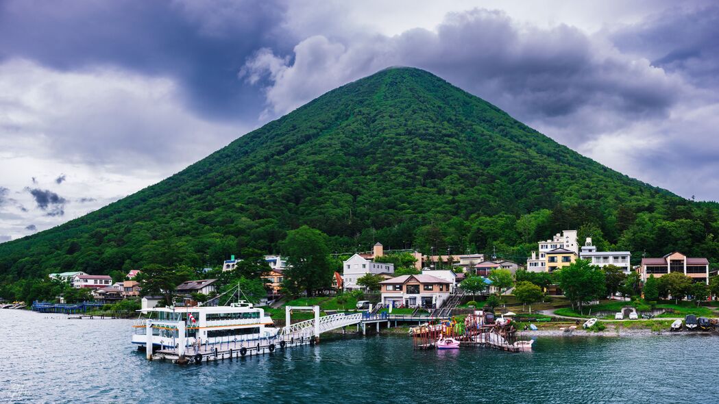 山峰海景建筑码头美景，超高清4K壁纸，3840x2160分辨率，免费下载
