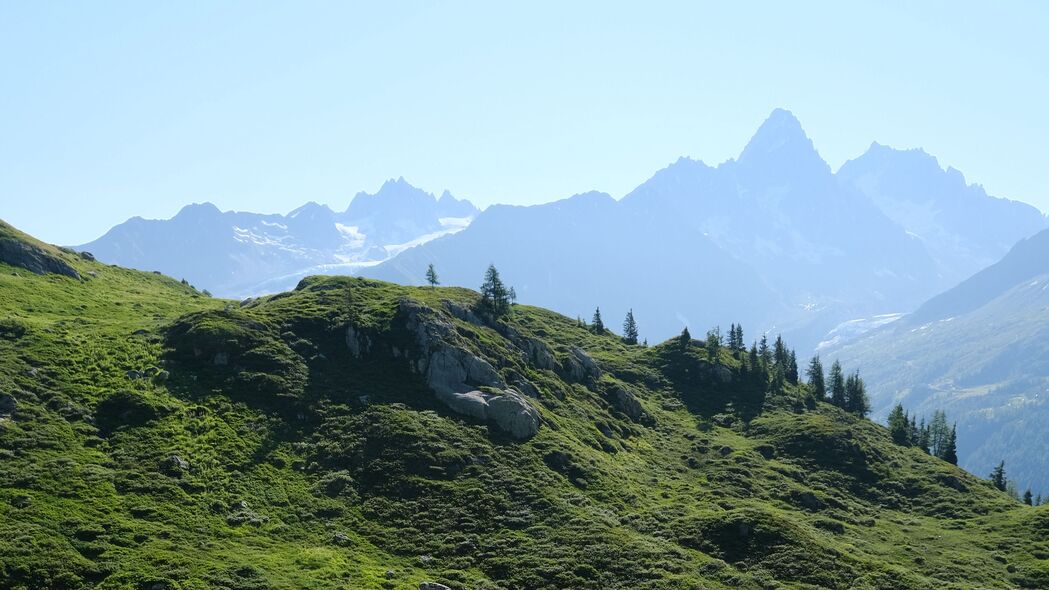 草坡山石4K自然风景壁纸，高清3840x2160图片下载