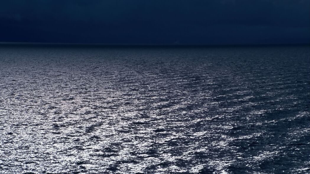 暗夜海浪波纹眩光，超高清4K壁纸，3840x2160极致美景，一键下载
