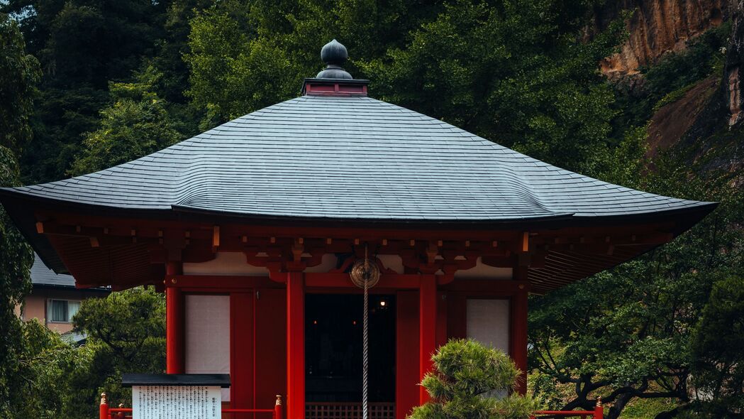 宝塔映草塘，日本风情4K壁纸，高清3840x2160背景图片下载