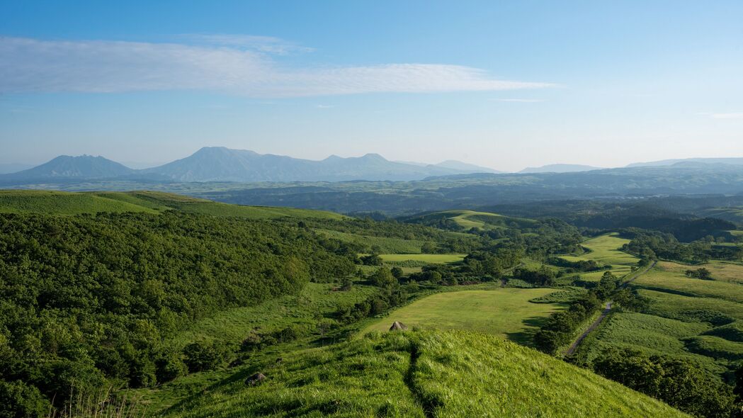4K高清山脉风景壁纸，绿色植物视图，3840x2160超清下载