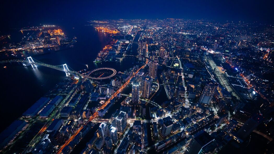 城市夜景鸟瞰，桥梁建筑灯光璀璨，4K高清壁纸3840x2160免费下载