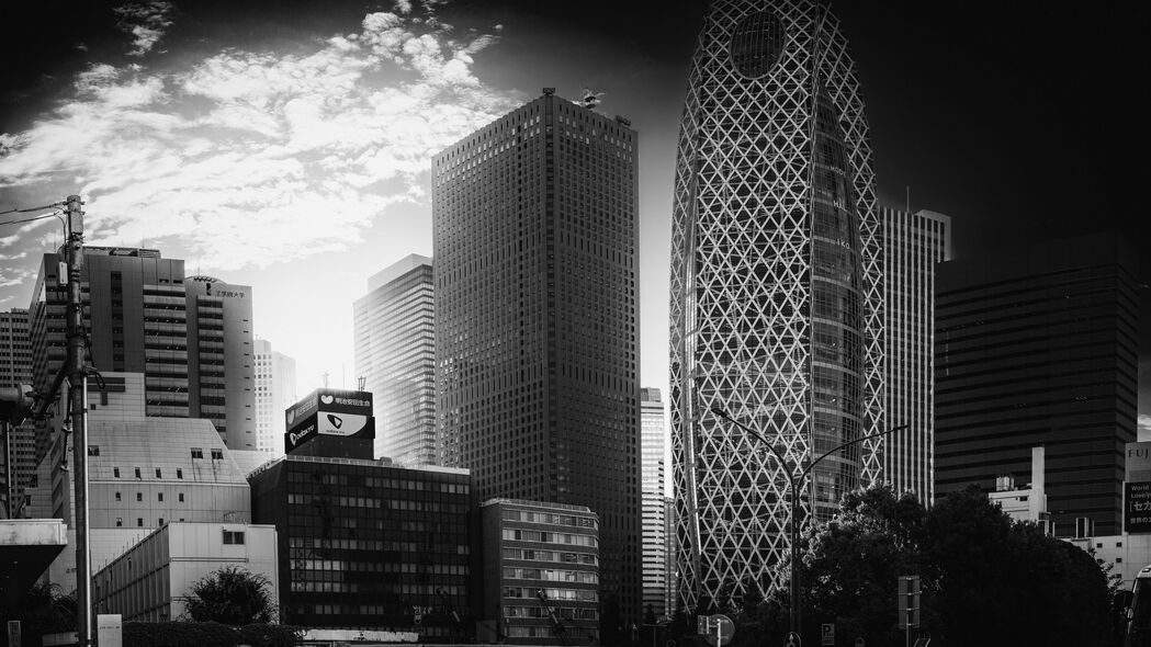 摩天大楼黑白城市风光，4K超高清壁纸，3840x2160分辨率，免费下载