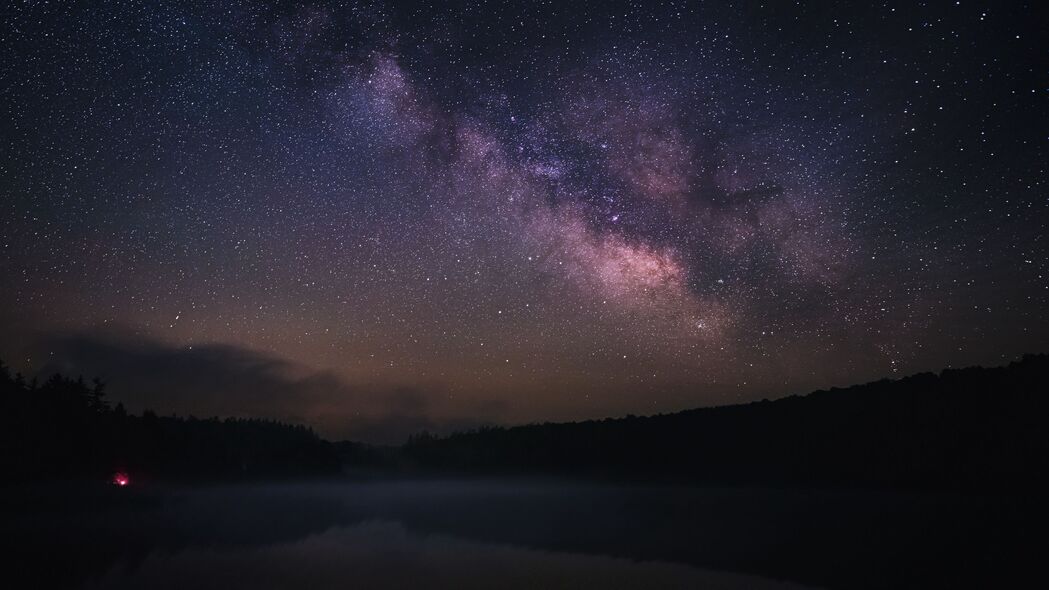 银河璀璨映夜湖，树木静谧深色绘，4K高清壁纸，3840x2160超清下载