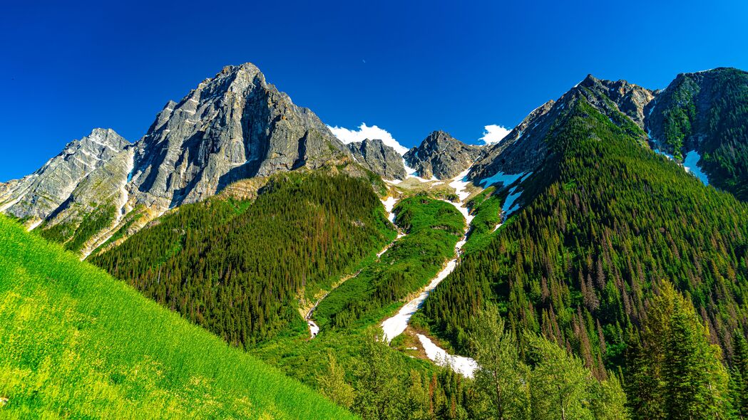 绝美4K壁纸，斜坡丘陵山脉草地风光，高清3840x2160分辨率，尽享自然之美！