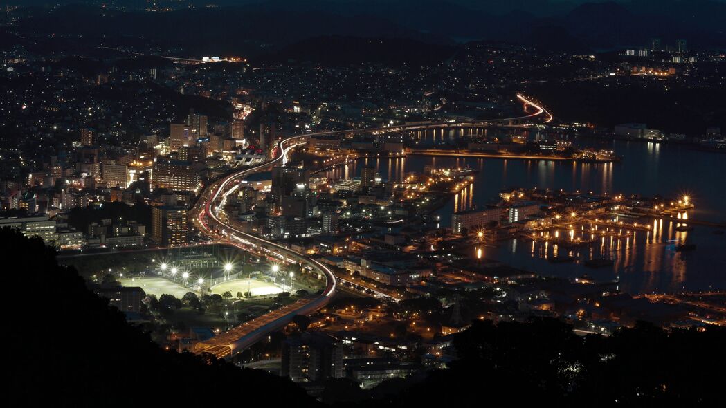 城市夜晚辉光，道路、建筑、灯光美景，4K高清壁纸（3840x2160）免费下载