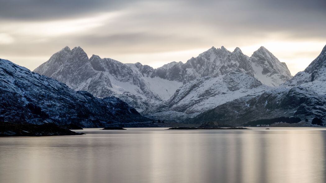 绝美山脉雪景湖景4K超清壁纸，3840x2160高清分辨率，自然风景尽在眼前！