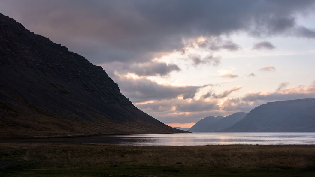 冰岛自然美景，峡湾湖泊丘陵日落，超清4K壁纸，3840x2160高清下载