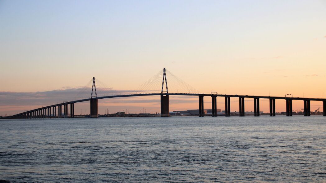 桥梁与海之韵，日出自然美景，超高清4K壁纸（3840x2160）免费下载