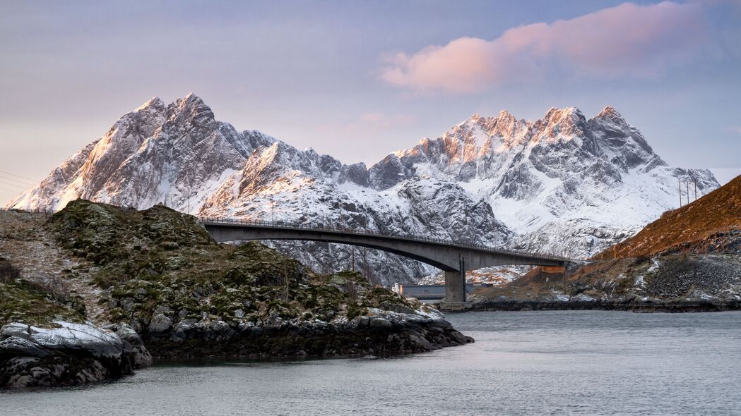 绝美山脉桥梁雪景，高清4K风景壁纸，3840x2160超清分辨率下载
