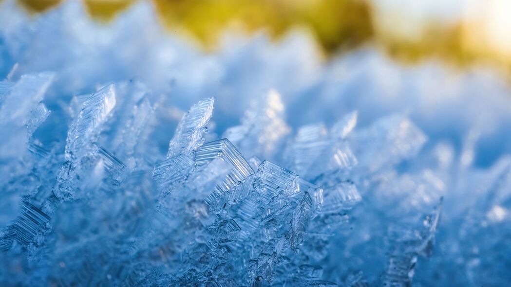 冰雪宏蓝色4K超清壁纸，3840x2160高清背景图片，免费下载