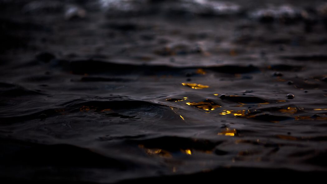 海水眩光深色调，超高清4K壁纸，3840x2160分辨率，免费下载