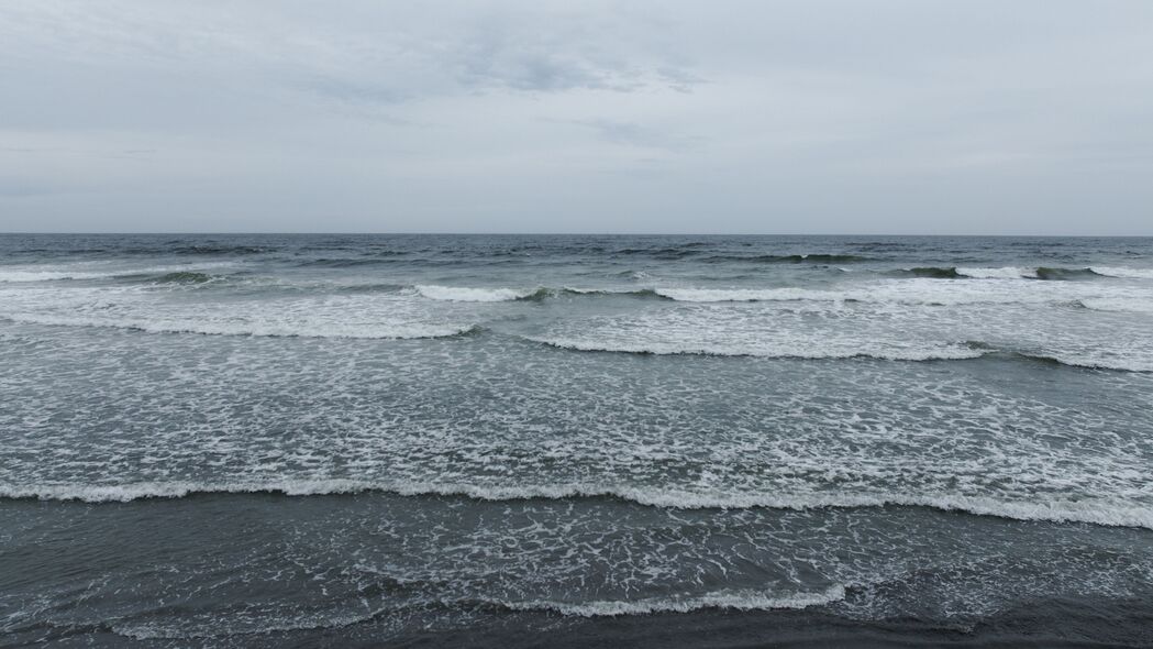 海岸海浪泡沫美景，高清4K壁纸下载，3840x2160分辨率自然风景图片