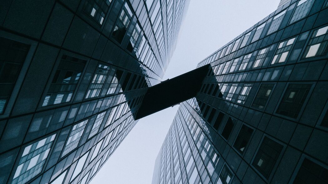 建筑桥梁仰视图，高清4K壁纸，3840x2160超清背景图片，一键下载