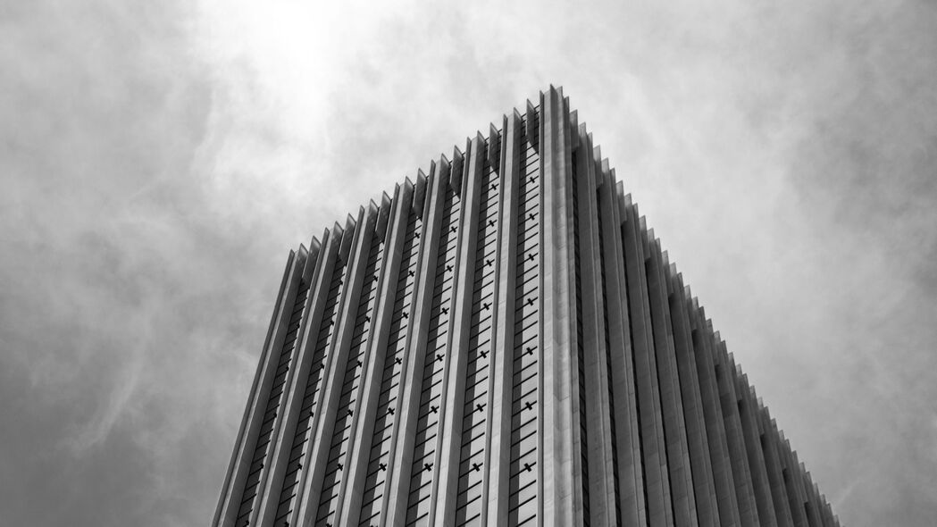 4K超清黑白建筑立面壁纸，边缘清晰，3840x2160高清下载