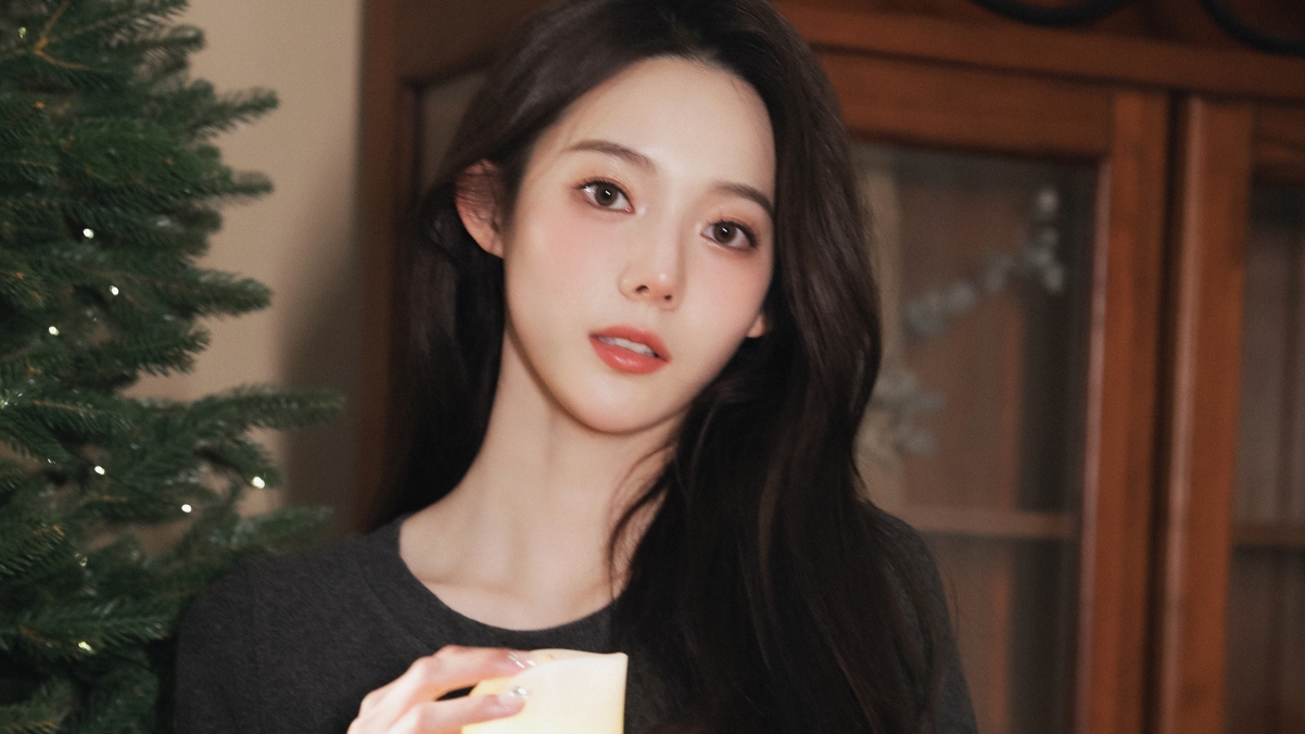 冯琬贺精选4K超高清美女壁纸，3840x2160分辨率，一键下载