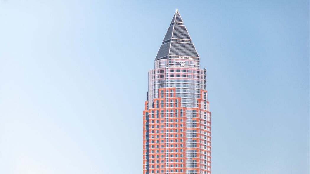 极简建筑之美，屋顶、窗户、立面与天空，4K高清壁纸下载（3840x2160）