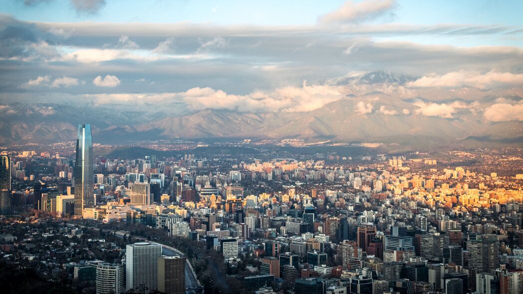 摩天大楼与山脉交相辉映，城市建筑高清4K壁纸，3840x2160超清风景图片下载
