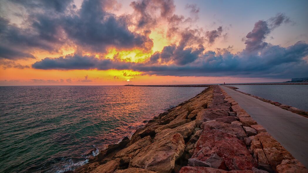 4K超清壁纸，日落大海地平线，石头道路美景，3840x2160高清下载