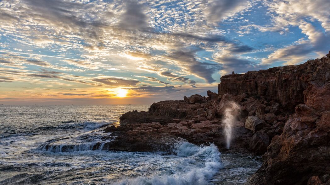 海岸岩石与海浪日出盛景，4K超高清壁纸，3840x2160精美风景图下载
