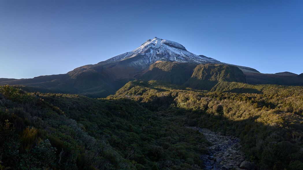 4K高清山峰雪景绿化景观壁纸，3840x2160超清下载