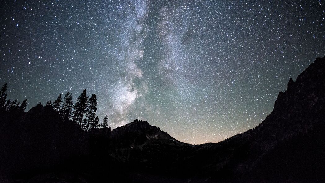 暗夜星辰，山脉林影，深色4K壁纸，超清3840x2160背景图片，免费下载