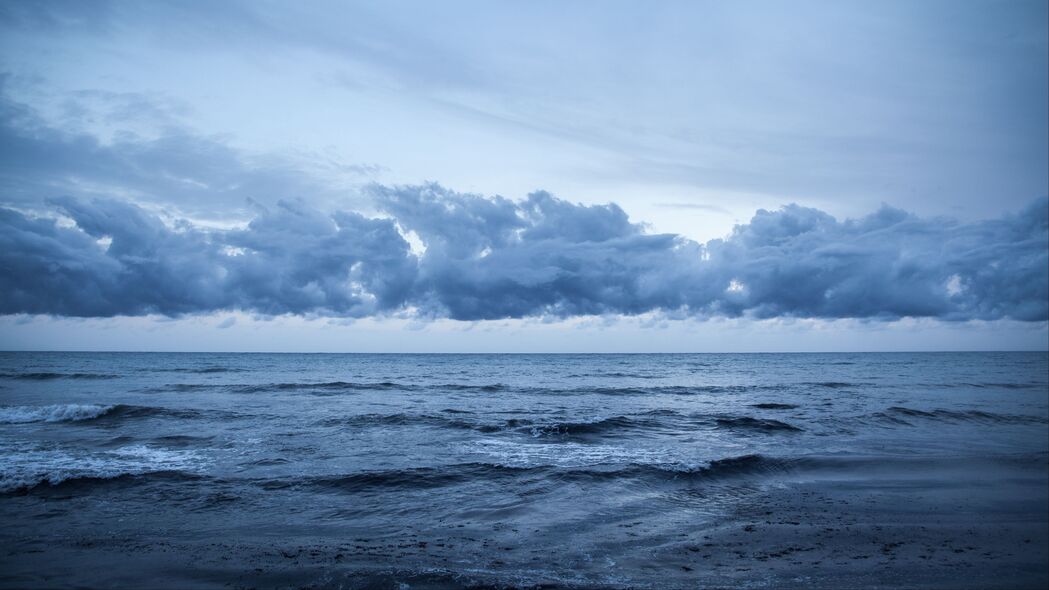4K高清壁纸，蓝色大海与波浪，云卷云舒，地平线之美，3840x2160精美下载
